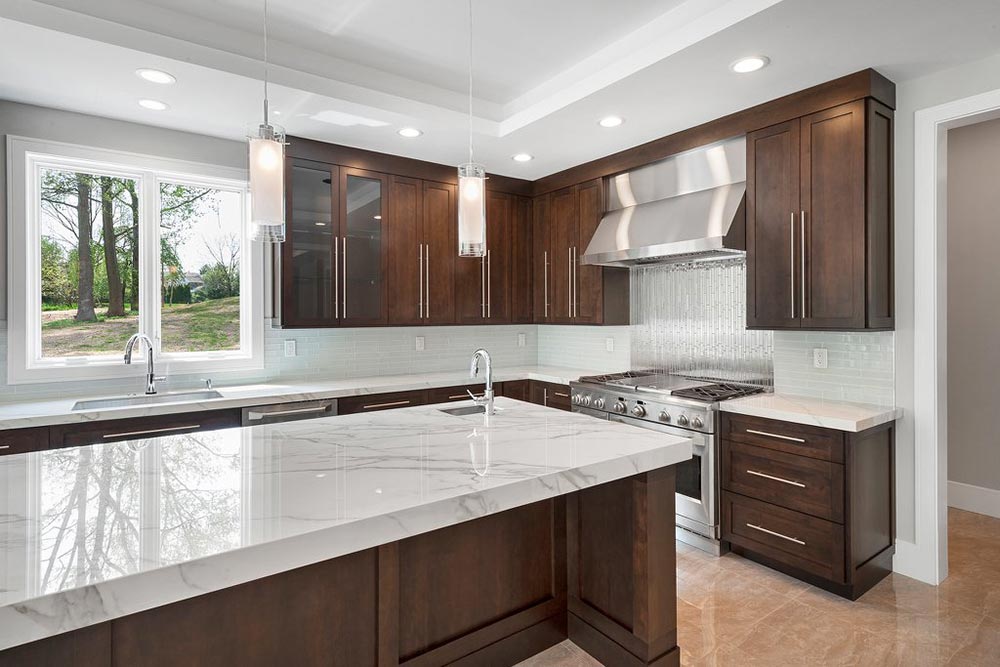 White-kitchen - Elegantly Set in Stone